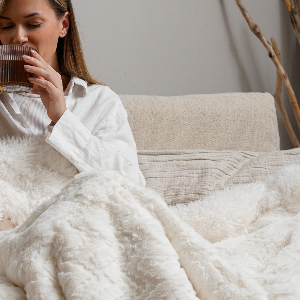 Jacquard Faux Fur Throw - Ivory