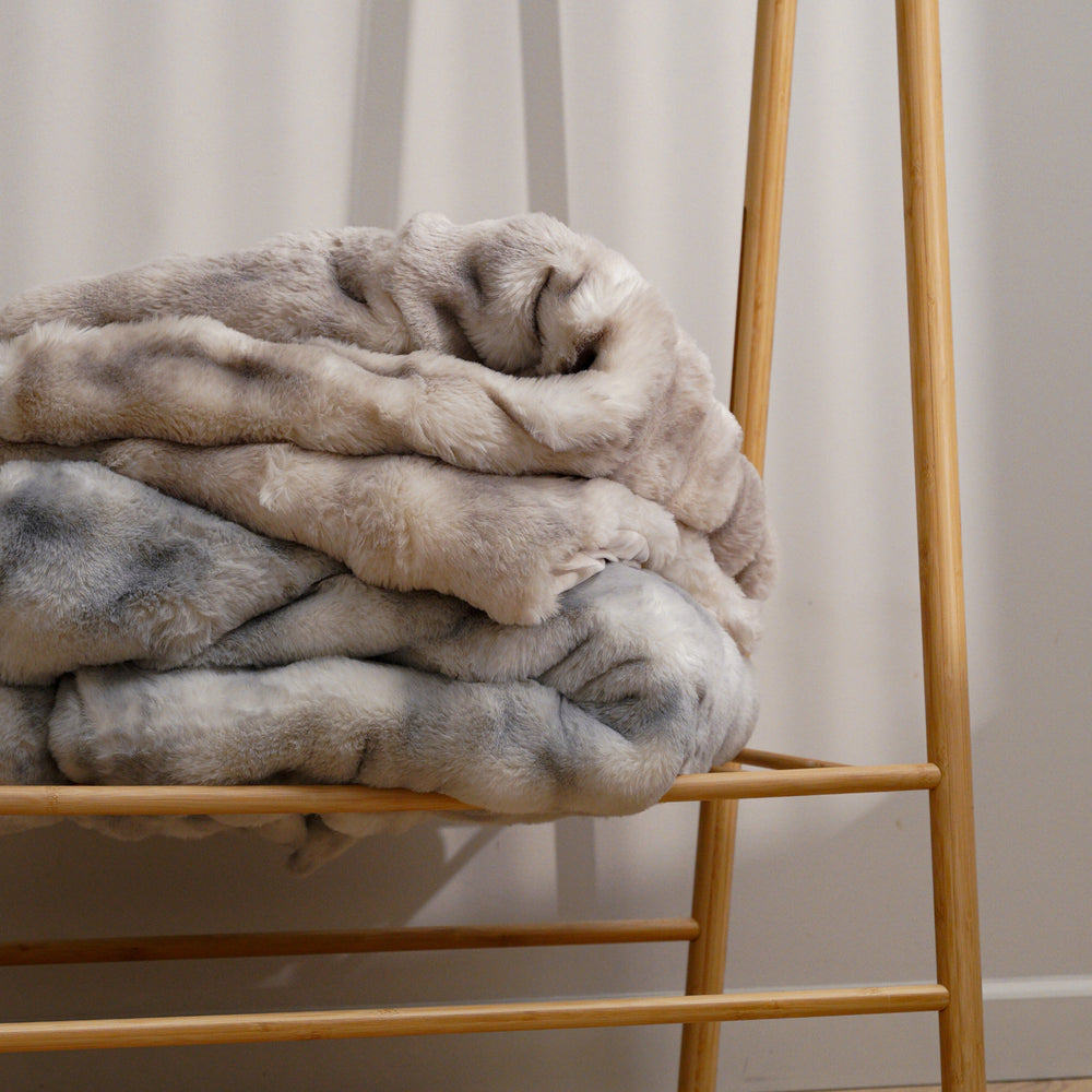 Marble Print Bubble Faux Fur Throw - Driftwood Bubble