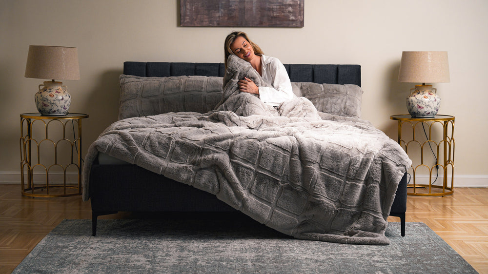 Faux Fur Square Embossed Comforter Set – Grey