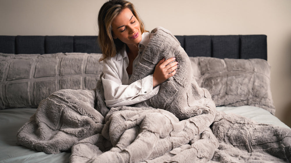 Faux Fur Square Embossed Comforter Set – Grey