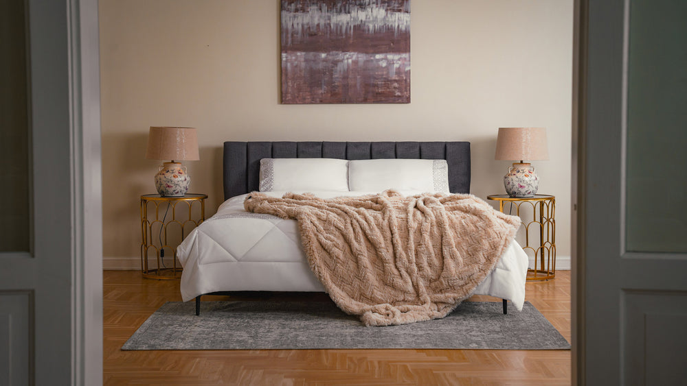 3D Jacquard Faux Fur Throw - Beige