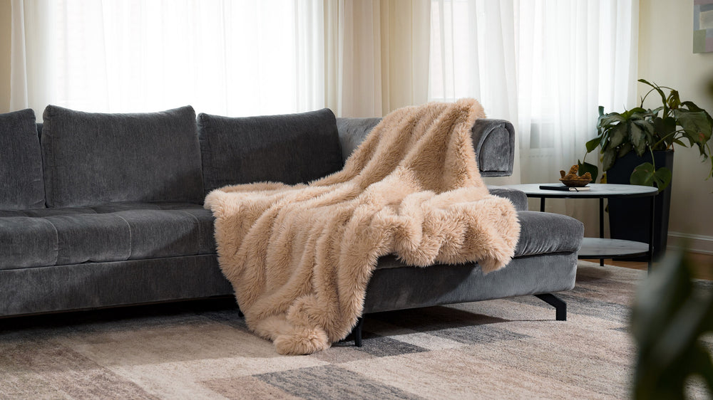 3D Jacquard Faux Fur Throw - Beige