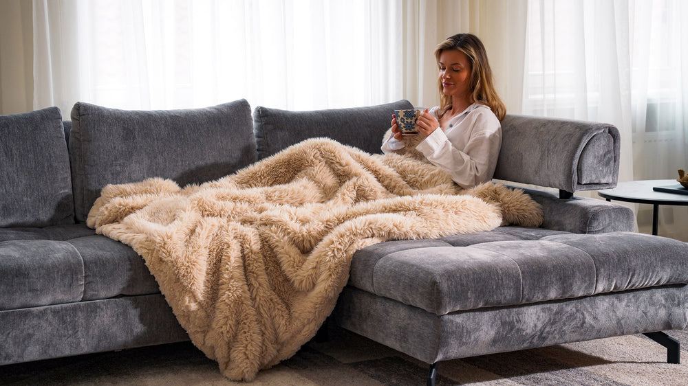 3D Jacquard Faux Fur Throw - Beige